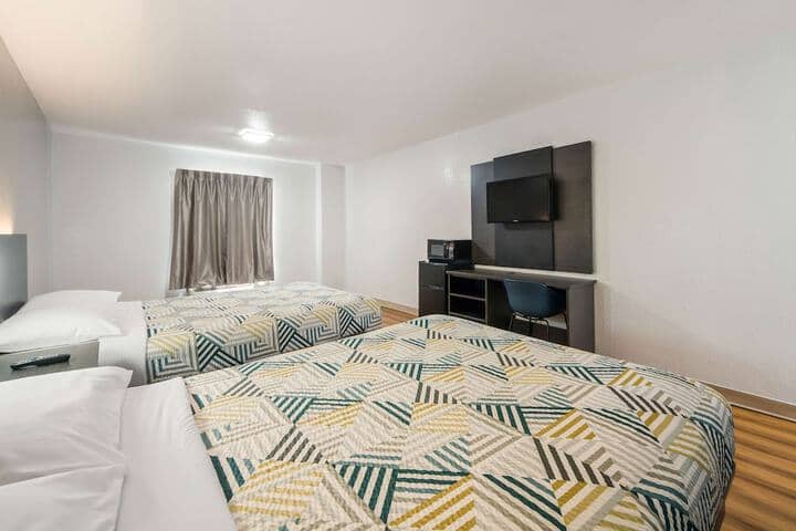 Room 15 of 38