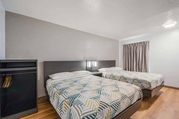 Room 13 of 38