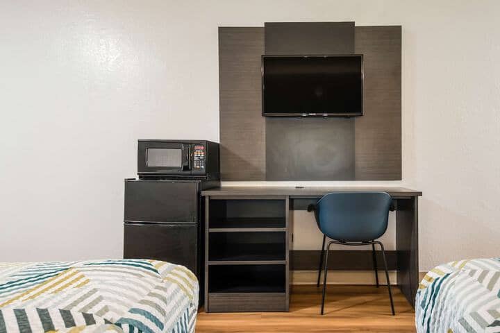 Room 19 of 38
